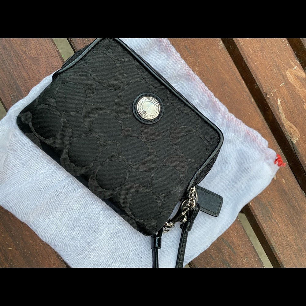 Coach Poppy Wristlet